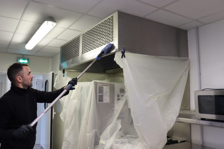 Photo principale de Entretien de ventilation à La Rochelle (17) – VMC, hotte et climatisation